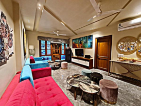 Grand Living Apartment